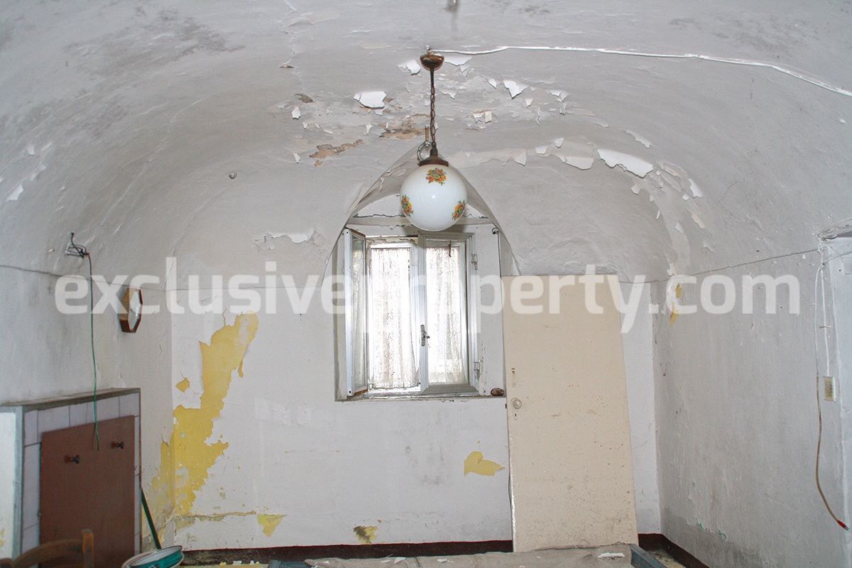 Large character property with garden sea view and garage for sale in Abruzzo