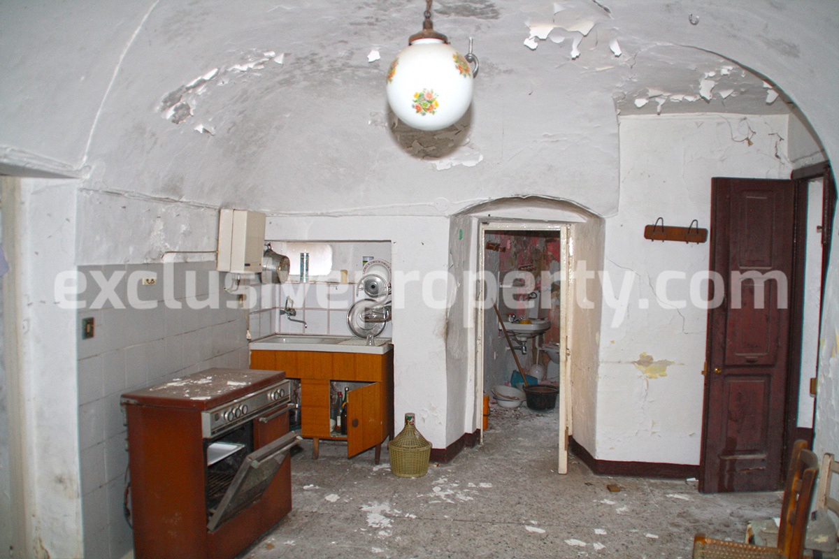 Large character property with garden sea view and garage for sale in Abruzzo 5