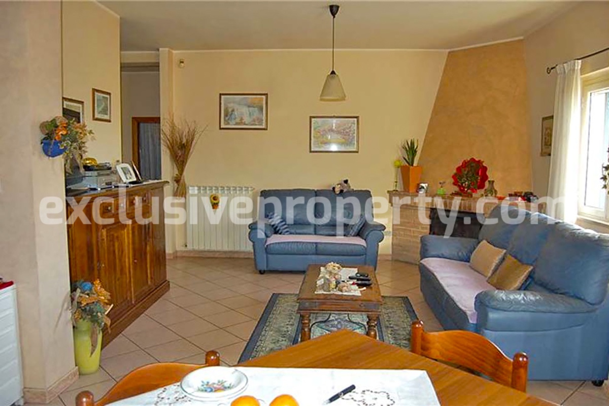Large habitable villa with land for sale in Atri Abruzzo 7