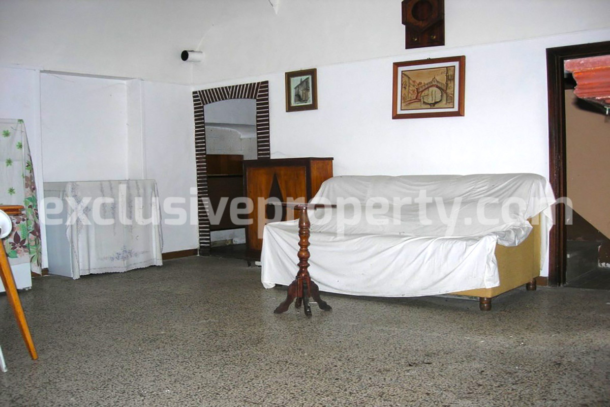 Property with arbor for sale in Italy - Abruzzo - Village Bomba 6