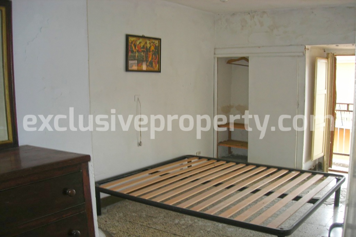 Property with arbor for sale in Italy - Abruzzo - Village Bomba 14