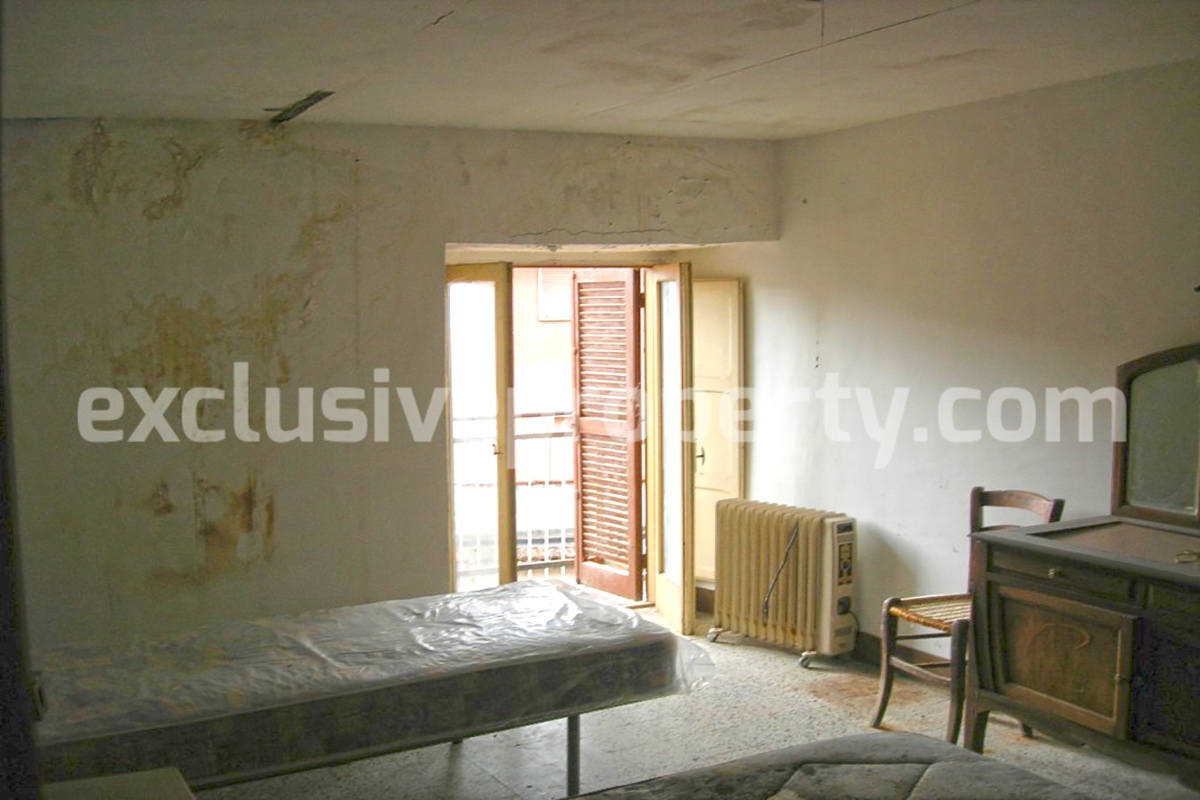 Property with arbor for sale in Italy - Abruzzo - Village Bomba 17