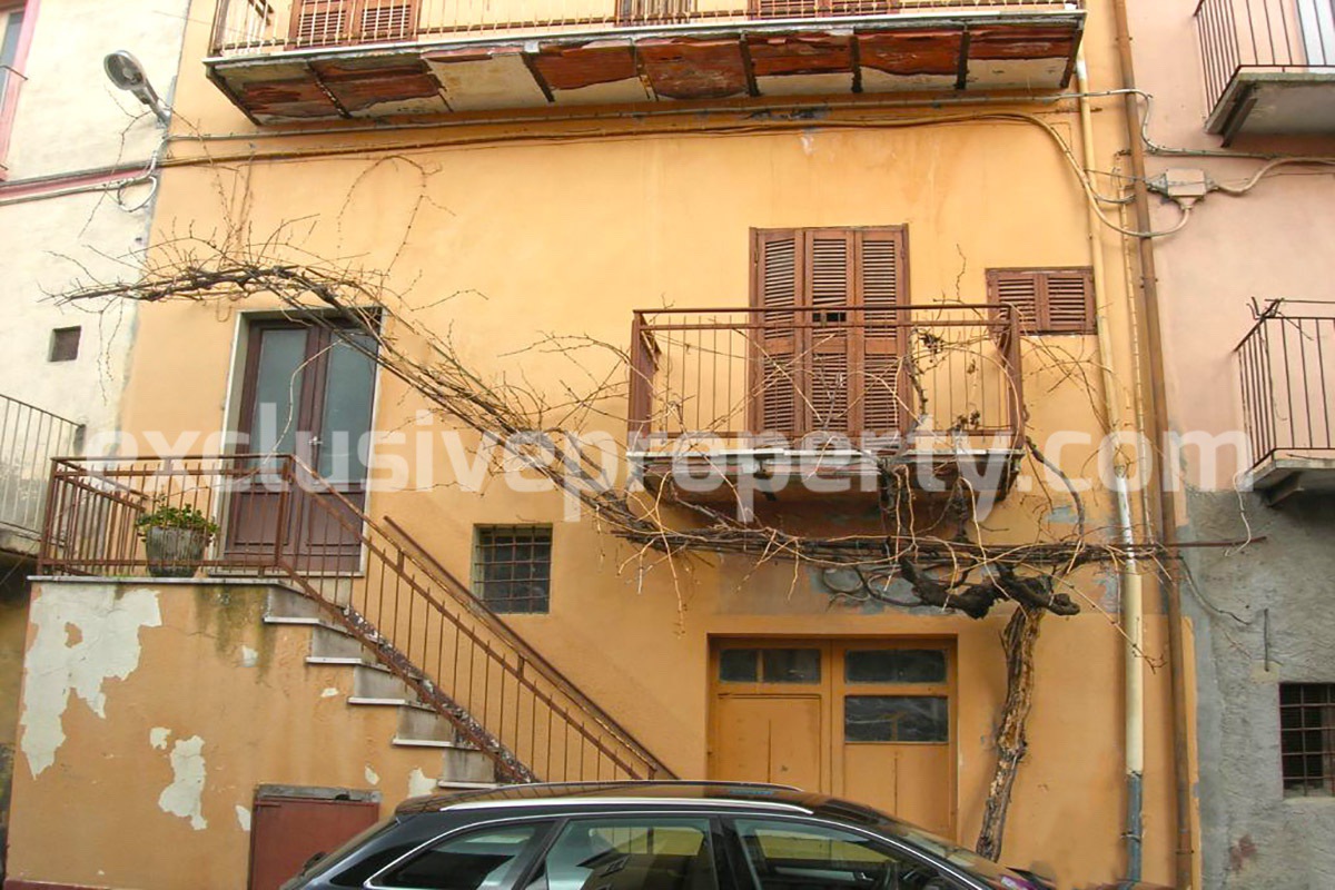 Property with arbor for sale in Italy - Abruzzo - Village Bomba 4