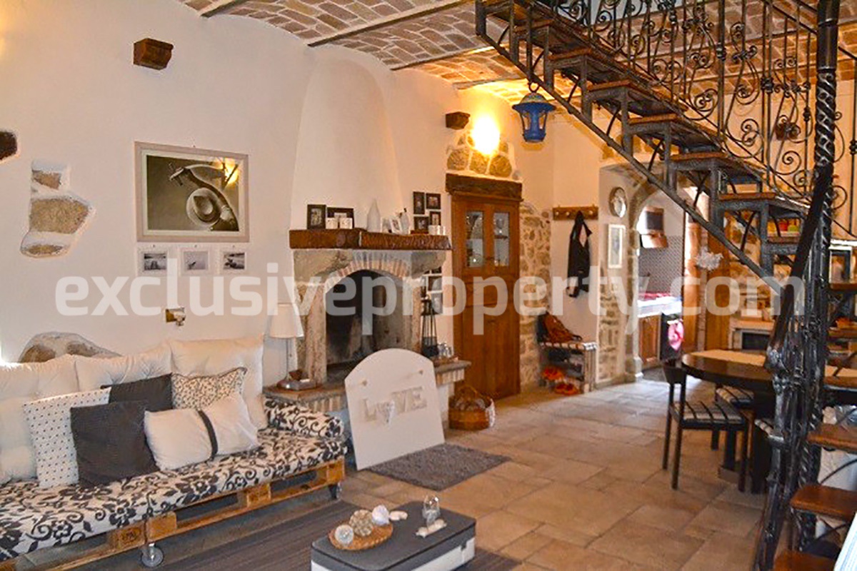 Property renovated in rustic style with small terrace for sale in Abruzzo 1