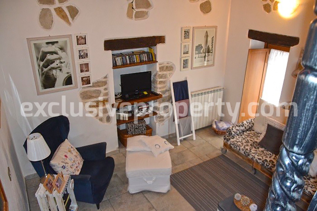 Property renovated in rustic style with small terrace for sale in Abruzzo