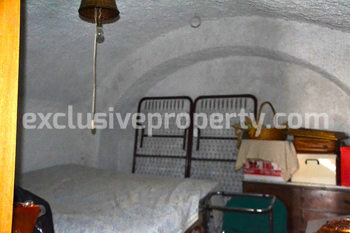 Property renovated in rustic style with small terrace for sale in Abruzzo 12