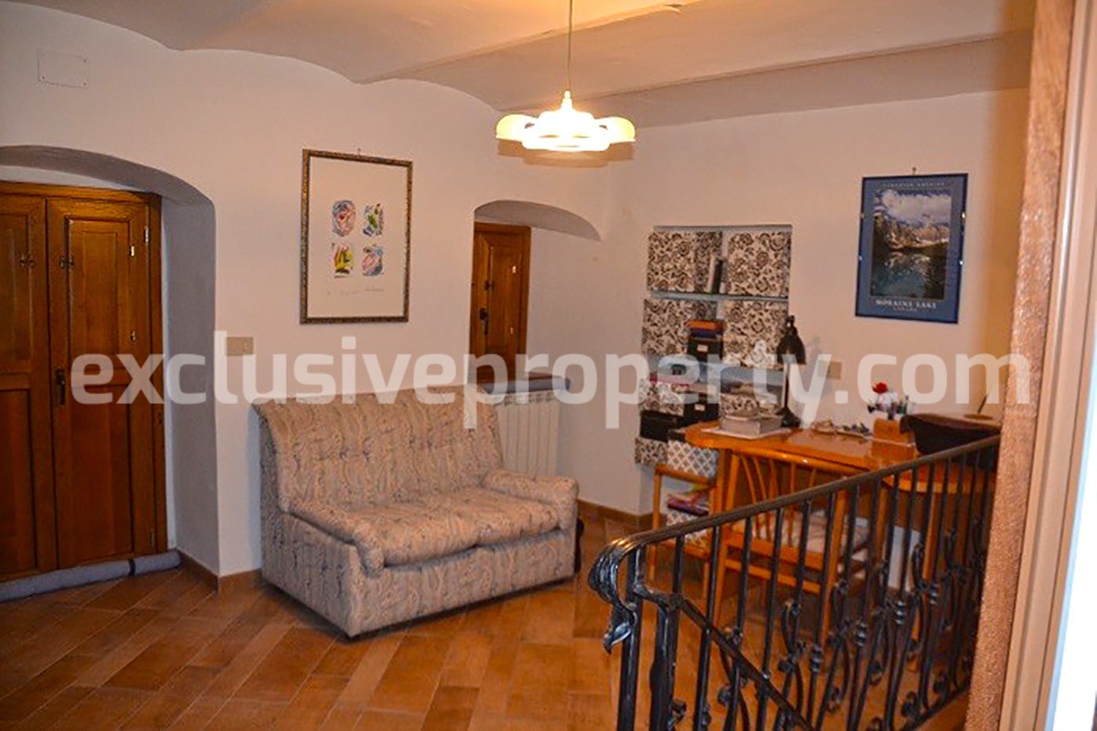 Property renovated in rustic style with small terrace for sale in Abruzzo 5