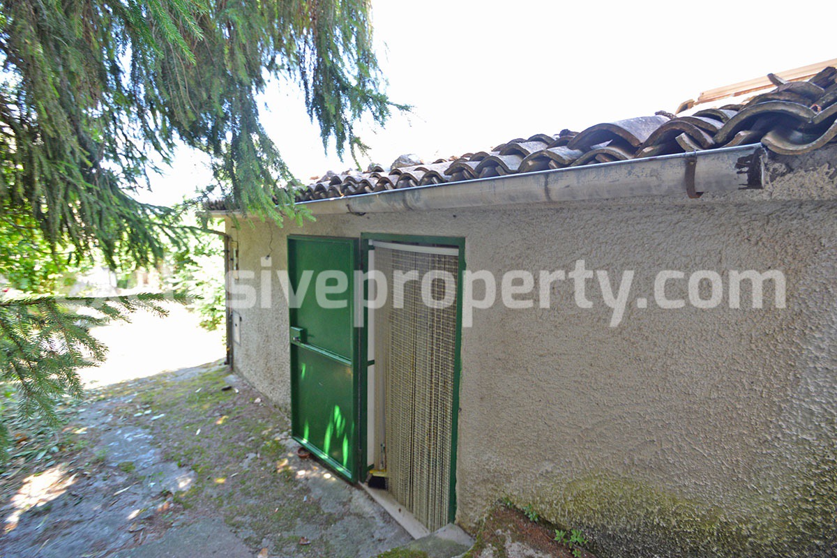 Habitable house with hill view for sale in Molise - Bagnoli del Trigno