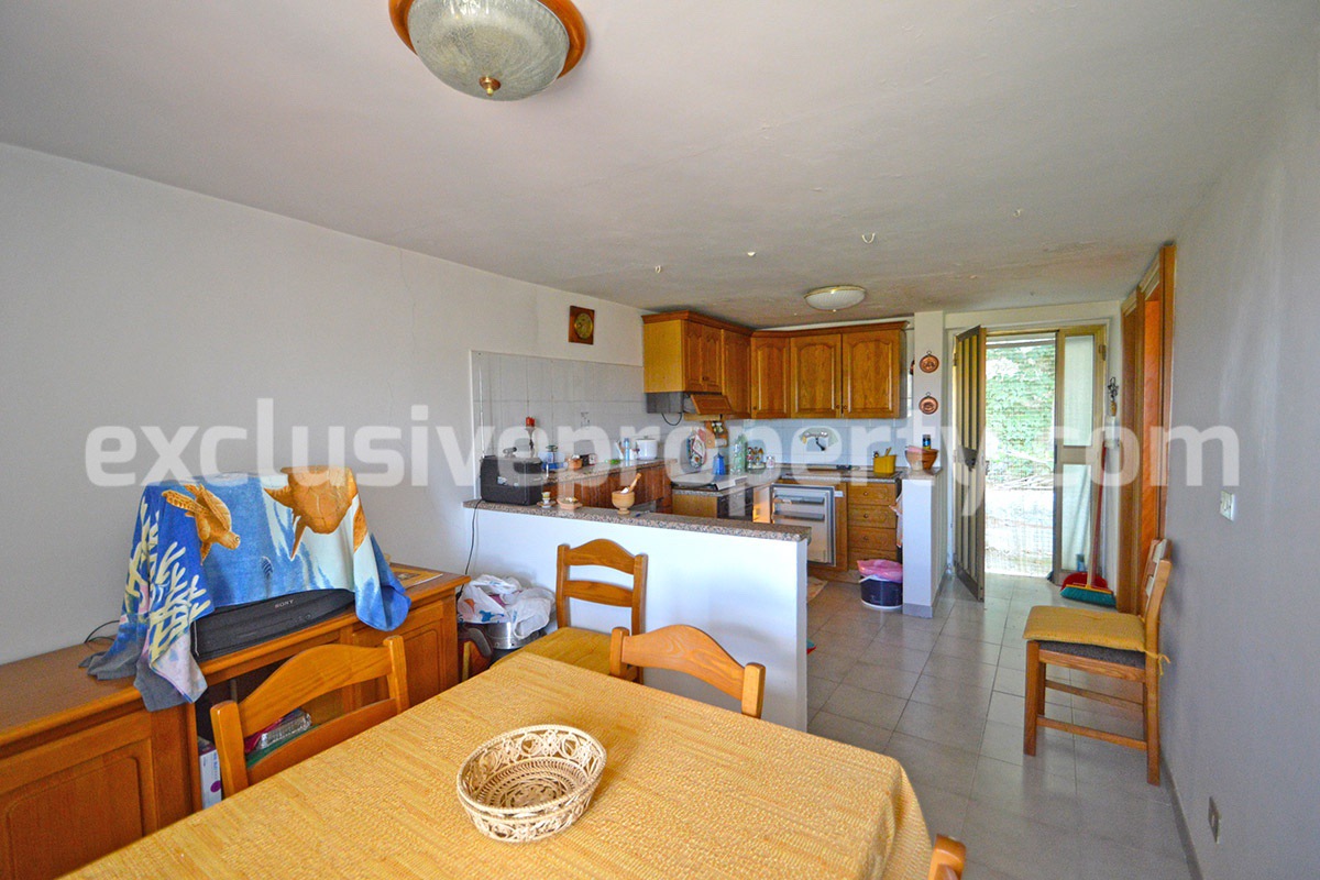 Habitable house with hill view for sale in Molise - Bagnoli del Trigno 3