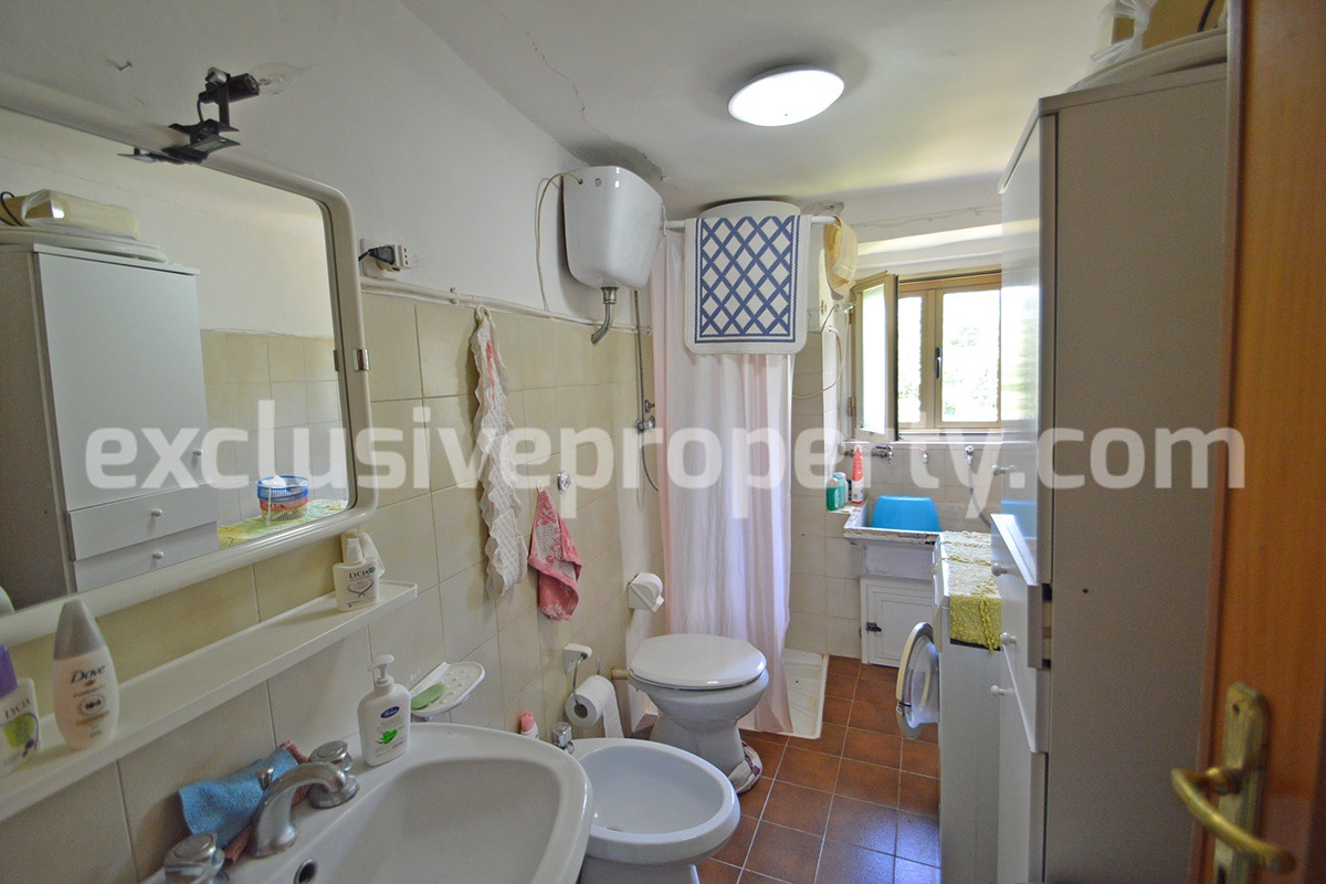 Habitable house with hill view for sale in Molise - Bagnoli del Trigno 9