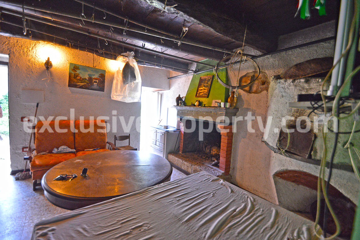 Characteristic italian property with garage for sale in Molise 8