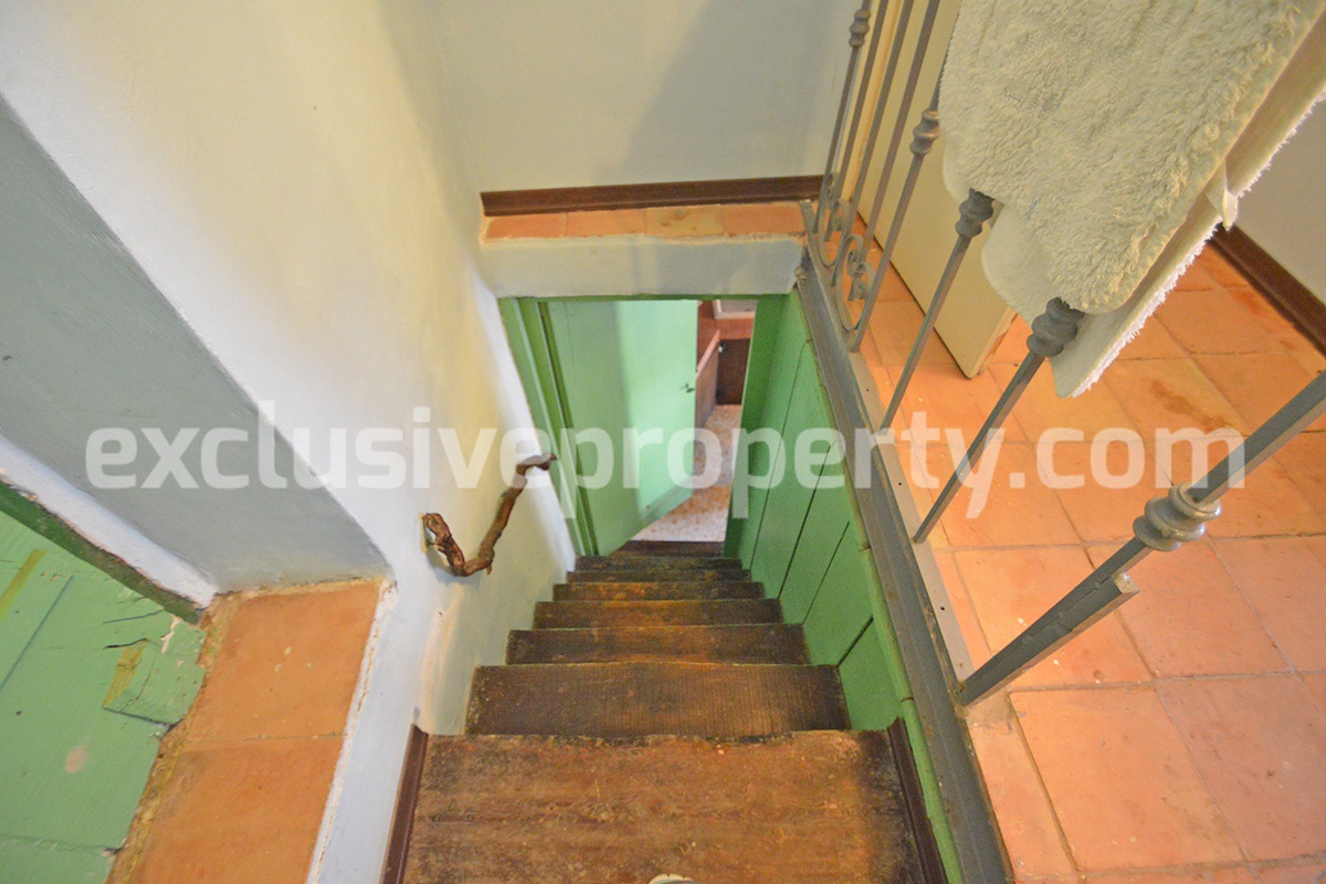Characteristic italian property with garage for sale in Molise 12