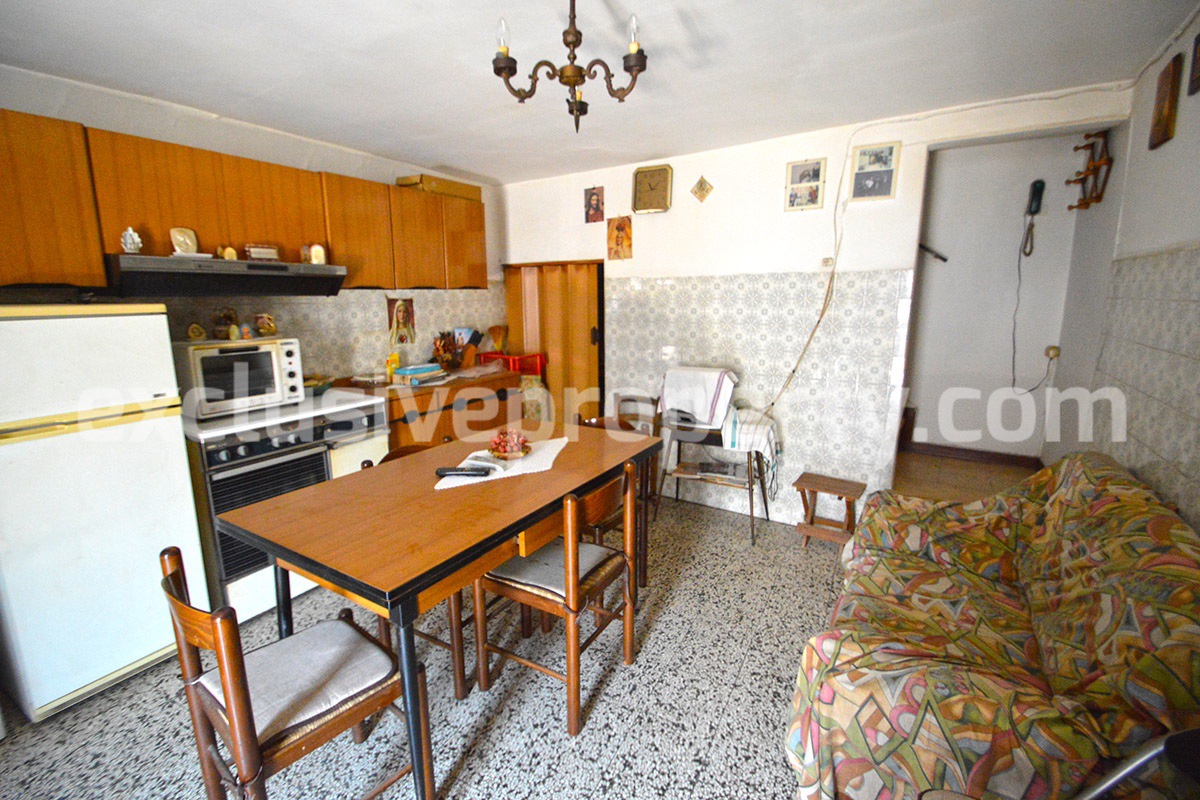 Town house in good condition for sale in Casalanguida - Abruzzo 7