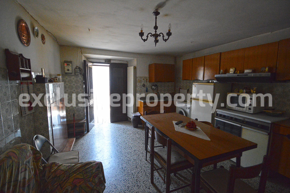 Town house in good condition for sale in Casalanguida - Abruzzo 8