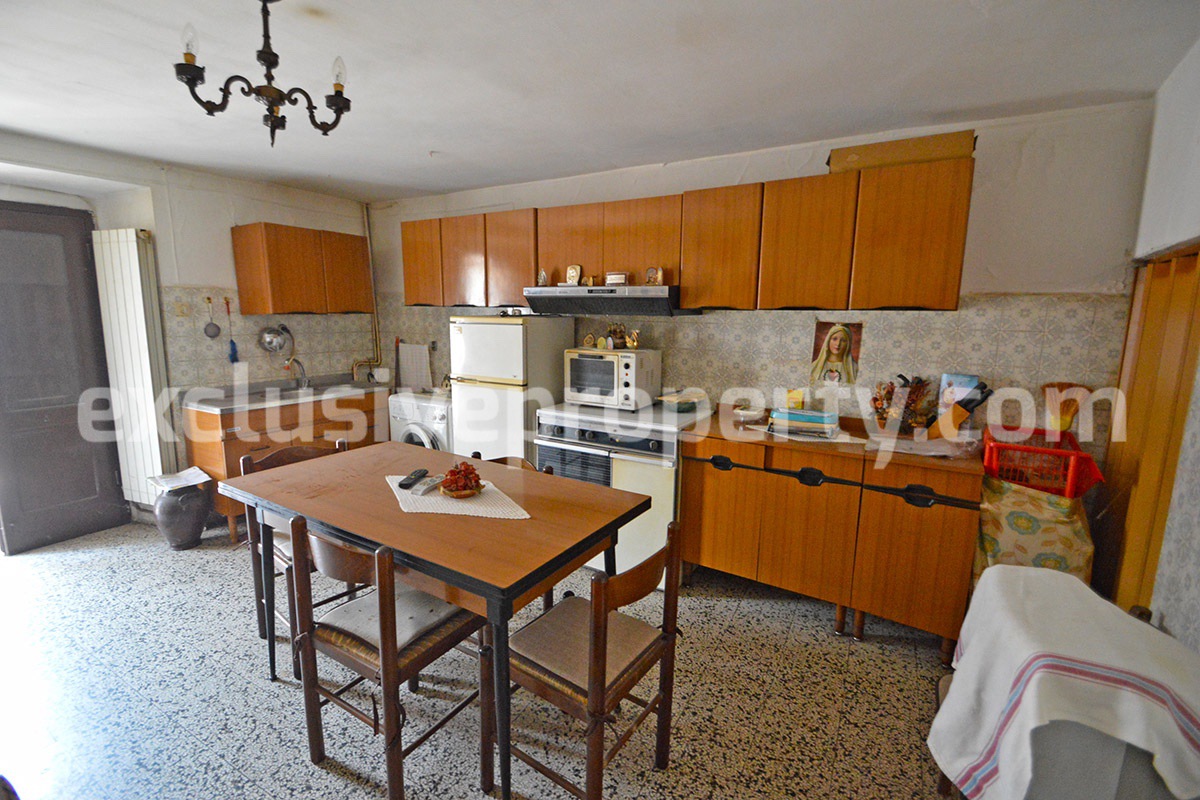 Town house in good condition for sale in Casalanguida - Abruzzo 9