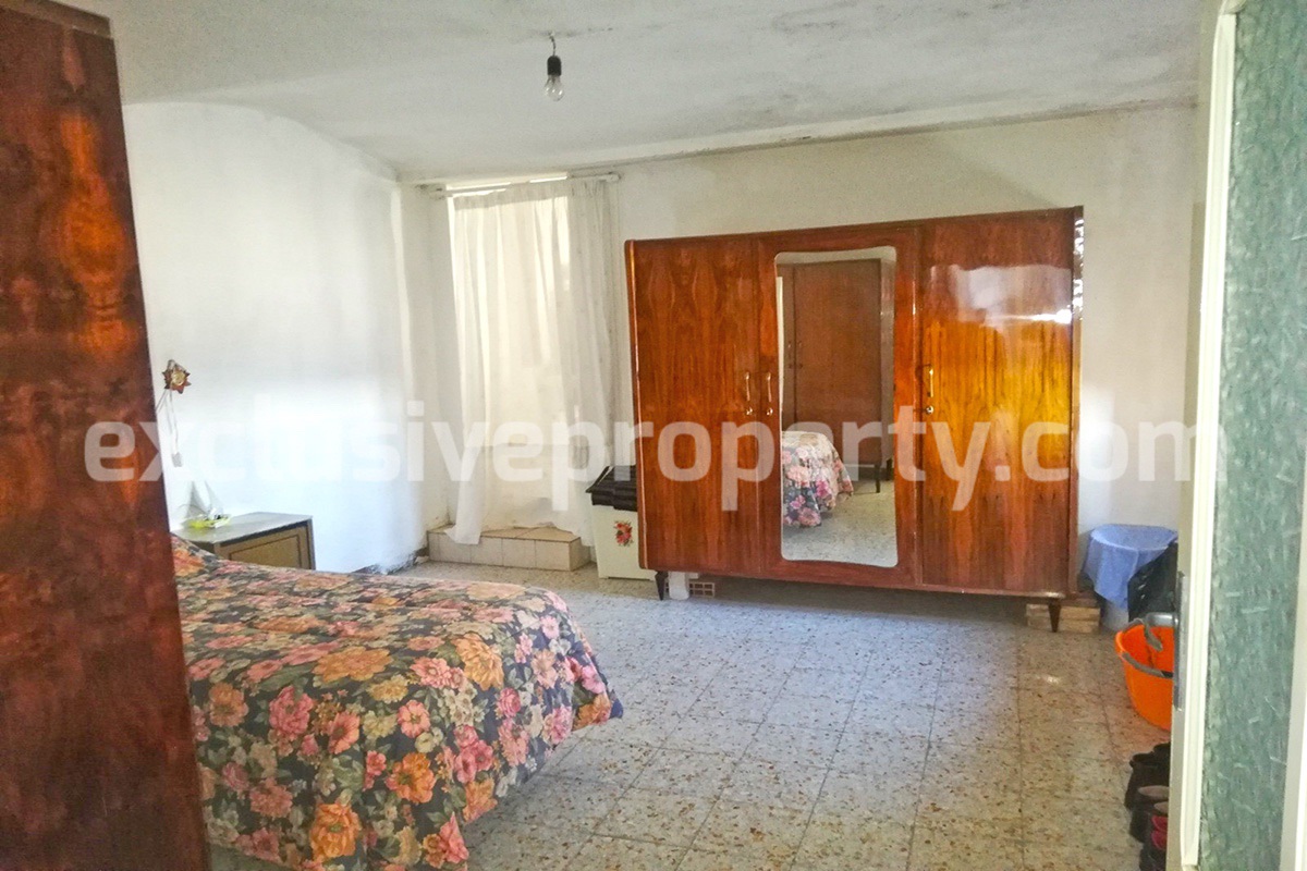 House with terrace overlooking the sea for sale in the ancient village in Palmoli