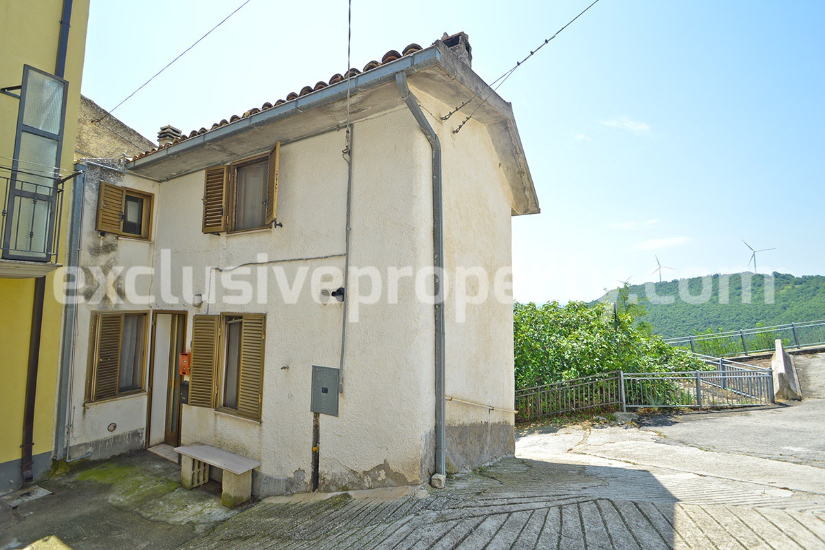 Character stone house with garage for sale in Abruzzo - Italy 4