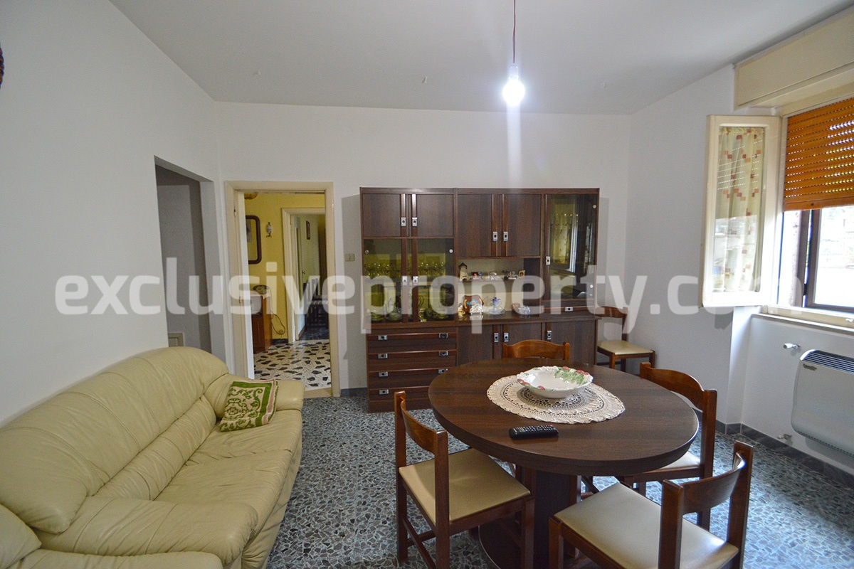 Habitable house in excellent condition with garden and garage for sale in Abruzzo