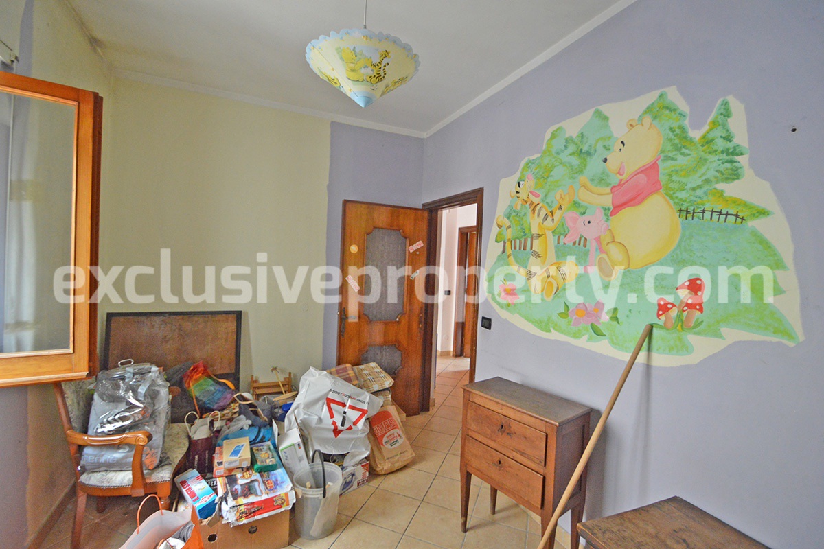 Spacious village house with garage and views of the Abruzzo mountains for sale 10
