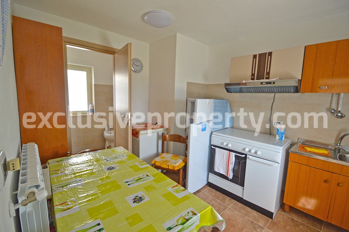 Property in excellent condition with garden land and terrace for sale in Italy