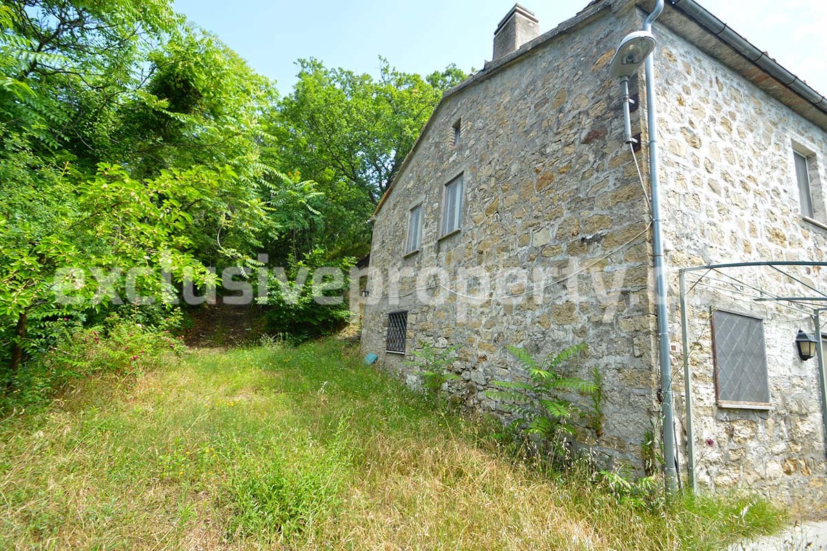Stone country house for sale with land in the hamlet of Guardiabruna Abruzzo 5