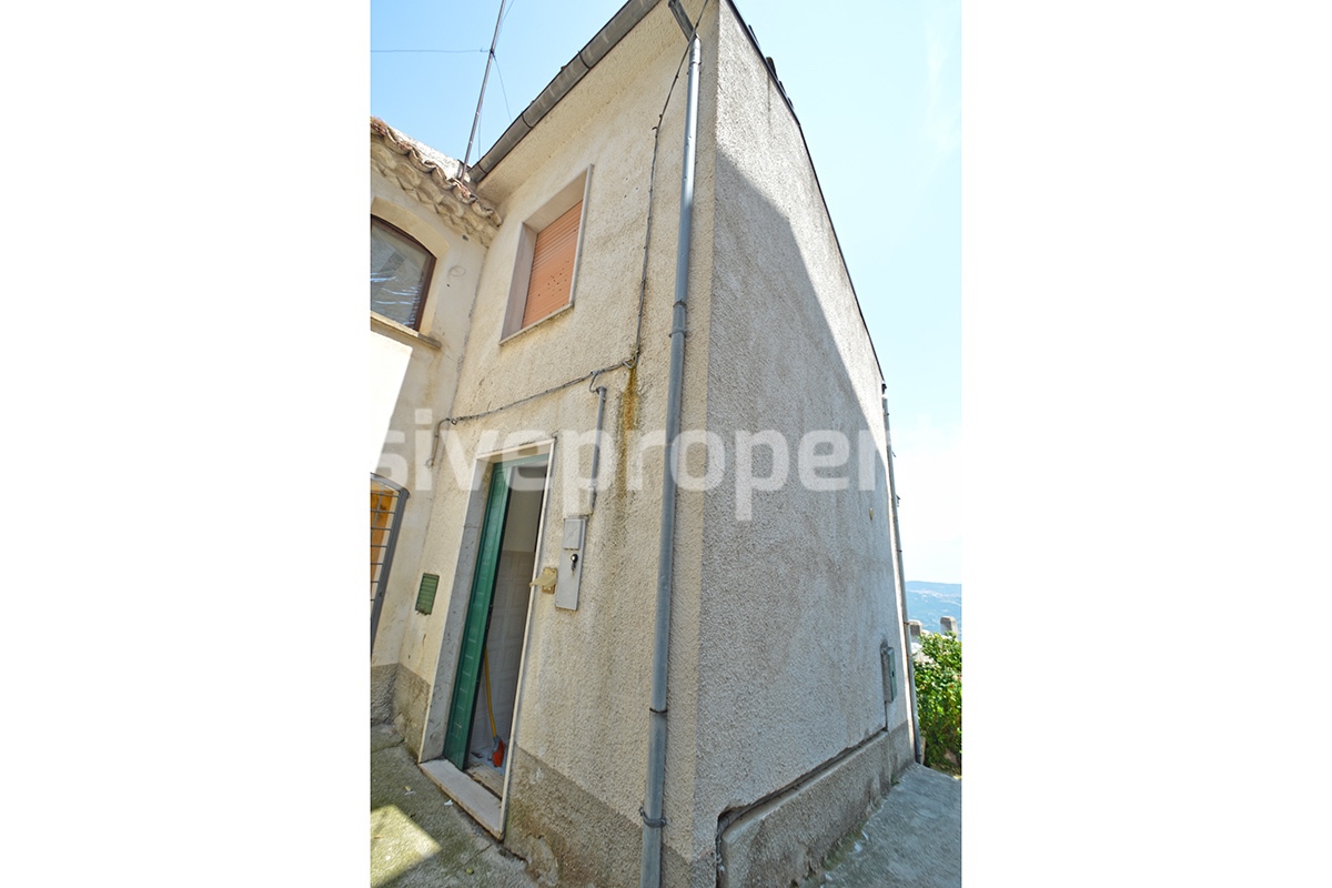 Habitable house in good condition with two rooms for sale in Abruzzo 2