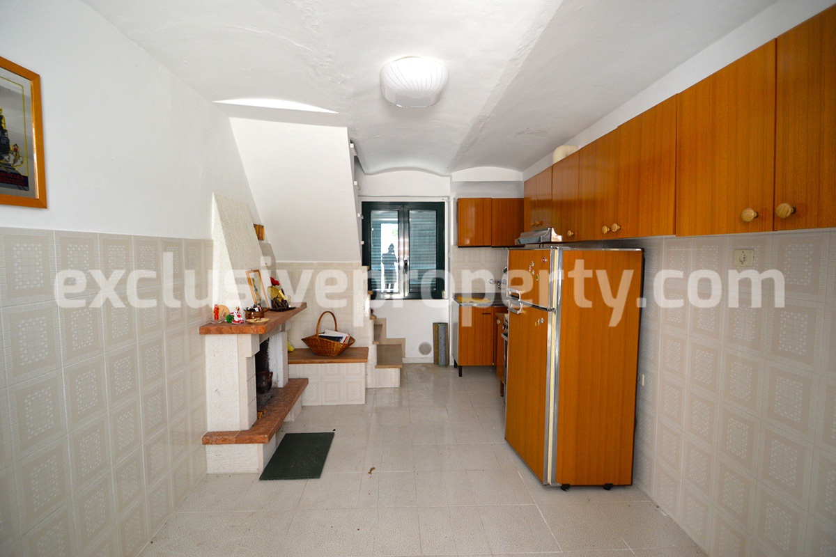 Habitable house in good condition with two rooms for sale in Abruzzo 5