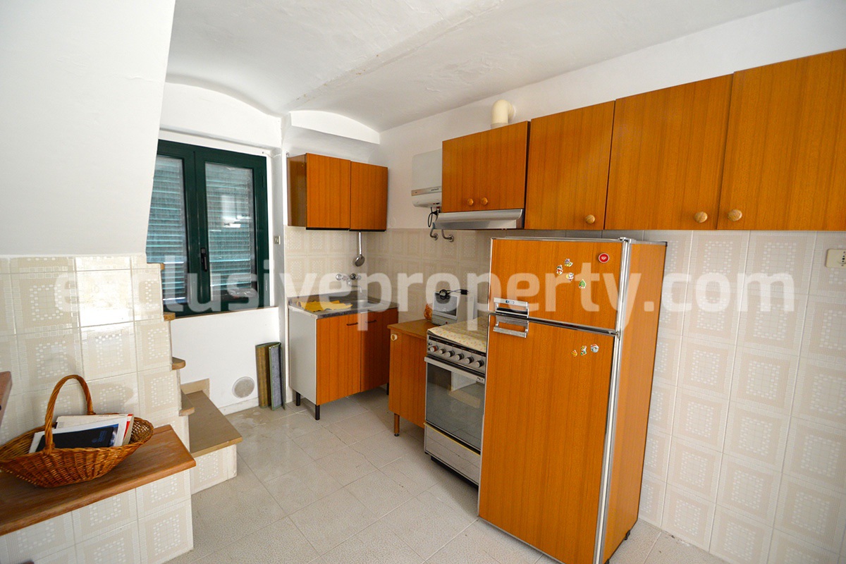 Habitable house in good condition with two rooms for sale in Abruzzo 7