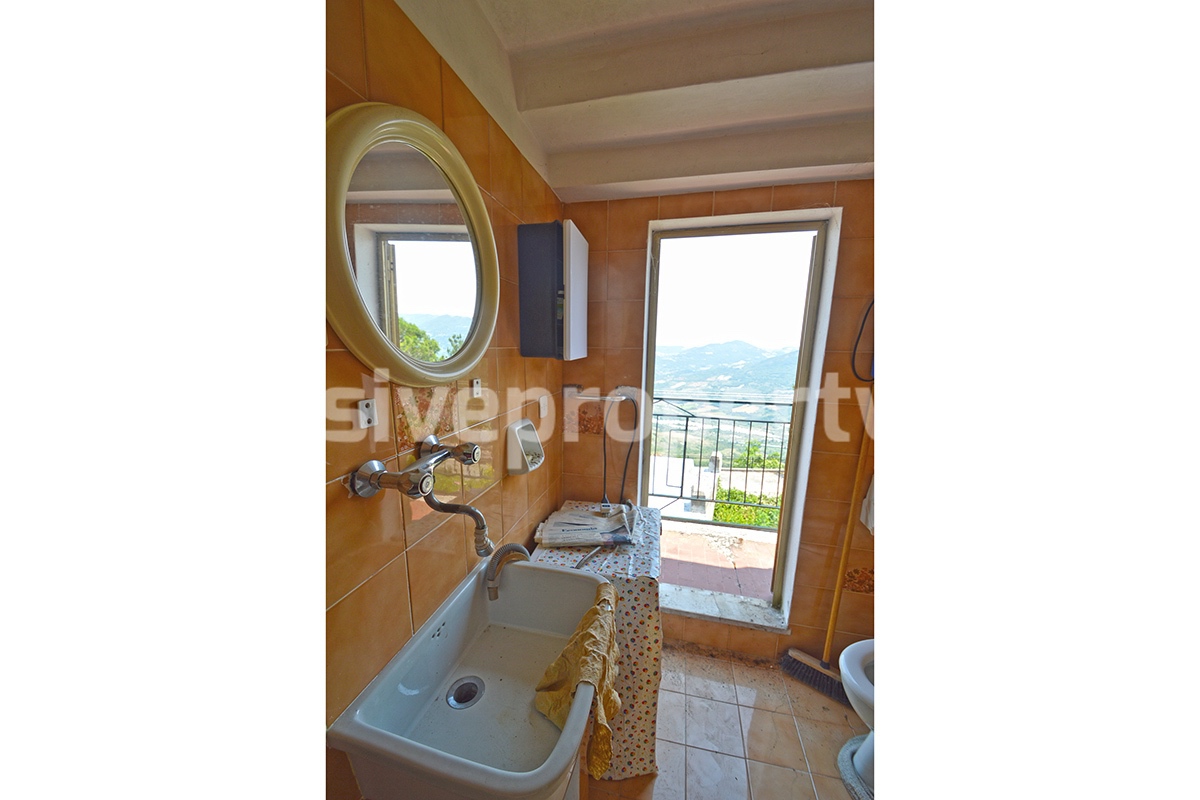 Habitable house in good condition with two rooms for sale in Abruzzo 11
