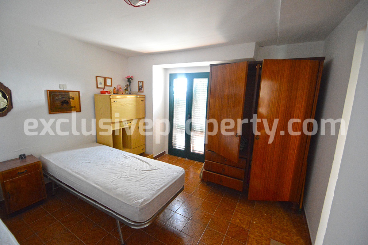 Habitable house in good condition with two rooms for sale in Abruzzo 14