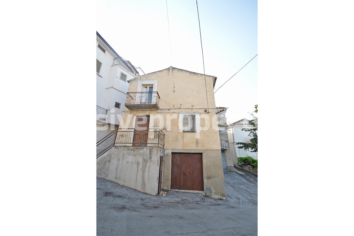 House with two terraces and garage for sale in Abruzzo near the coast 2