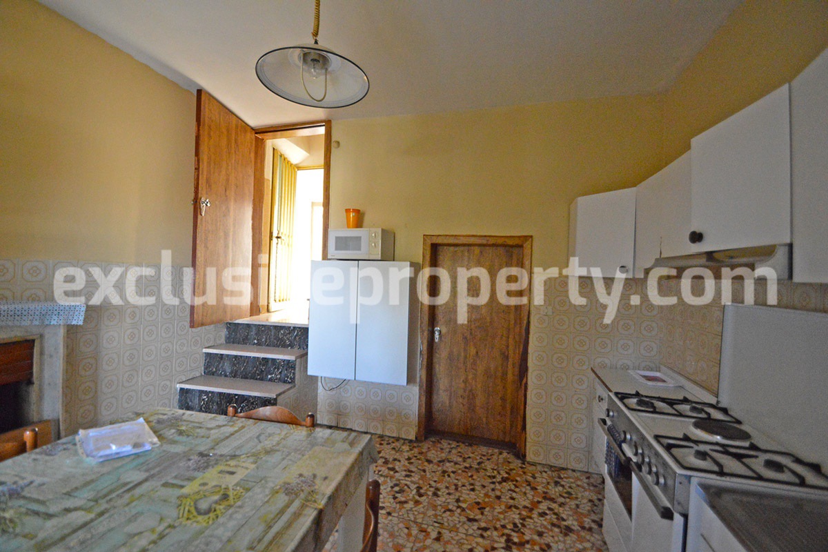 House with two terraces and garage for sale in Abruzzo near the coast 4