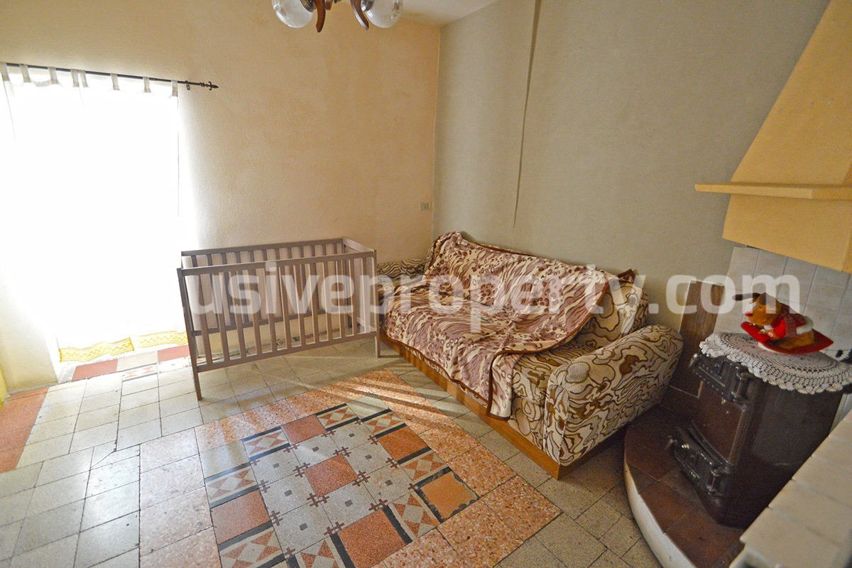 House with two terraces and garage for sale in Abruzzo near the coast 17