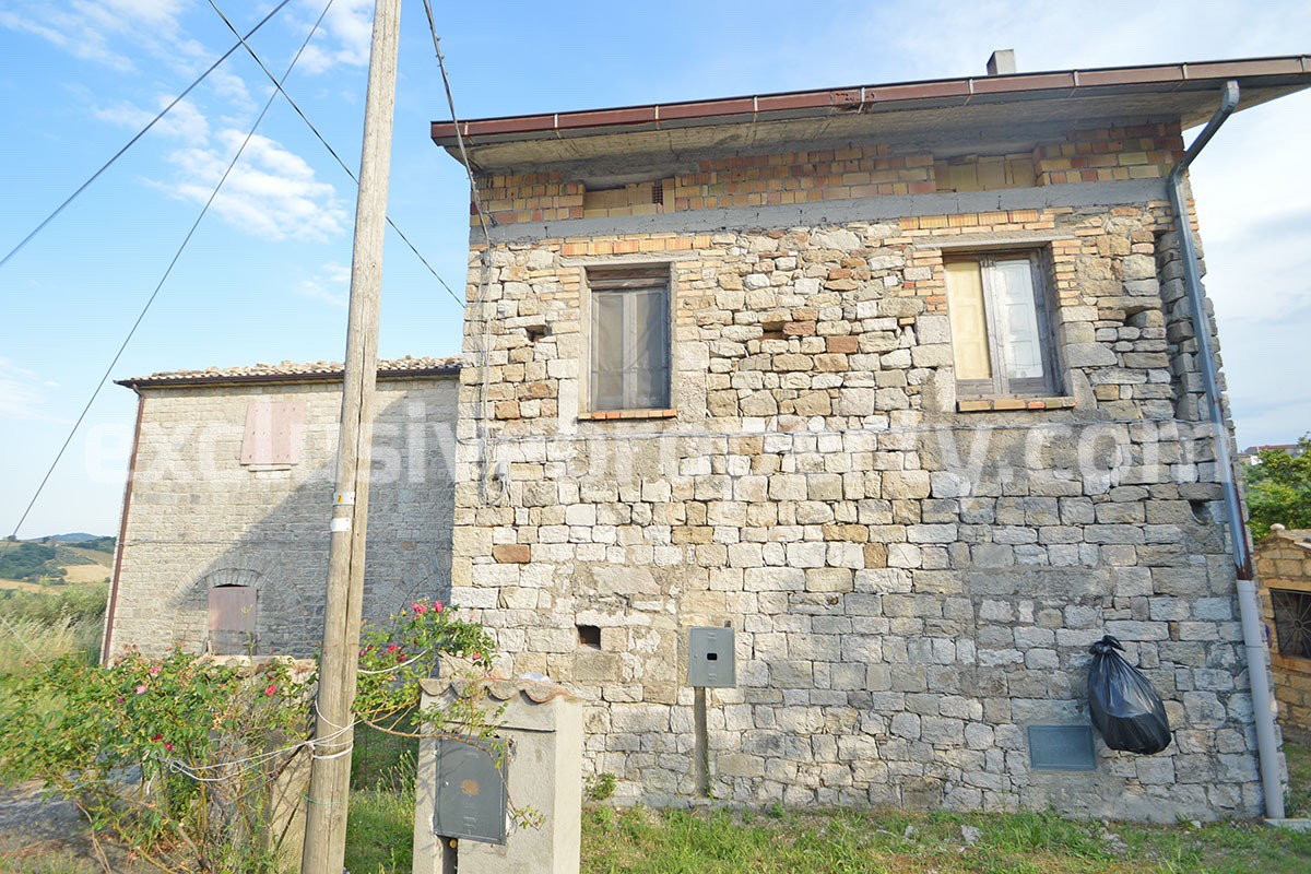 Restored traditional stone house with original details for sale Abruzzo 50