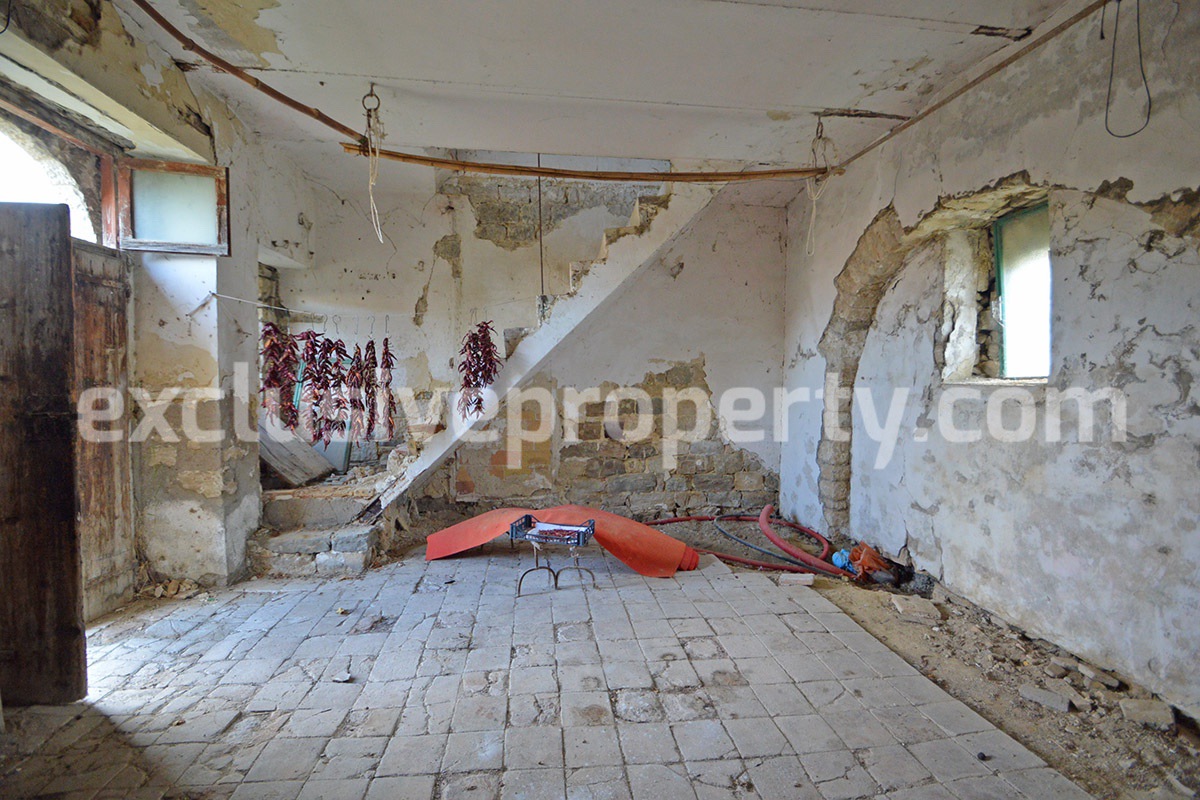 Restored traditional stone house with original details for sale Abruzzo 28