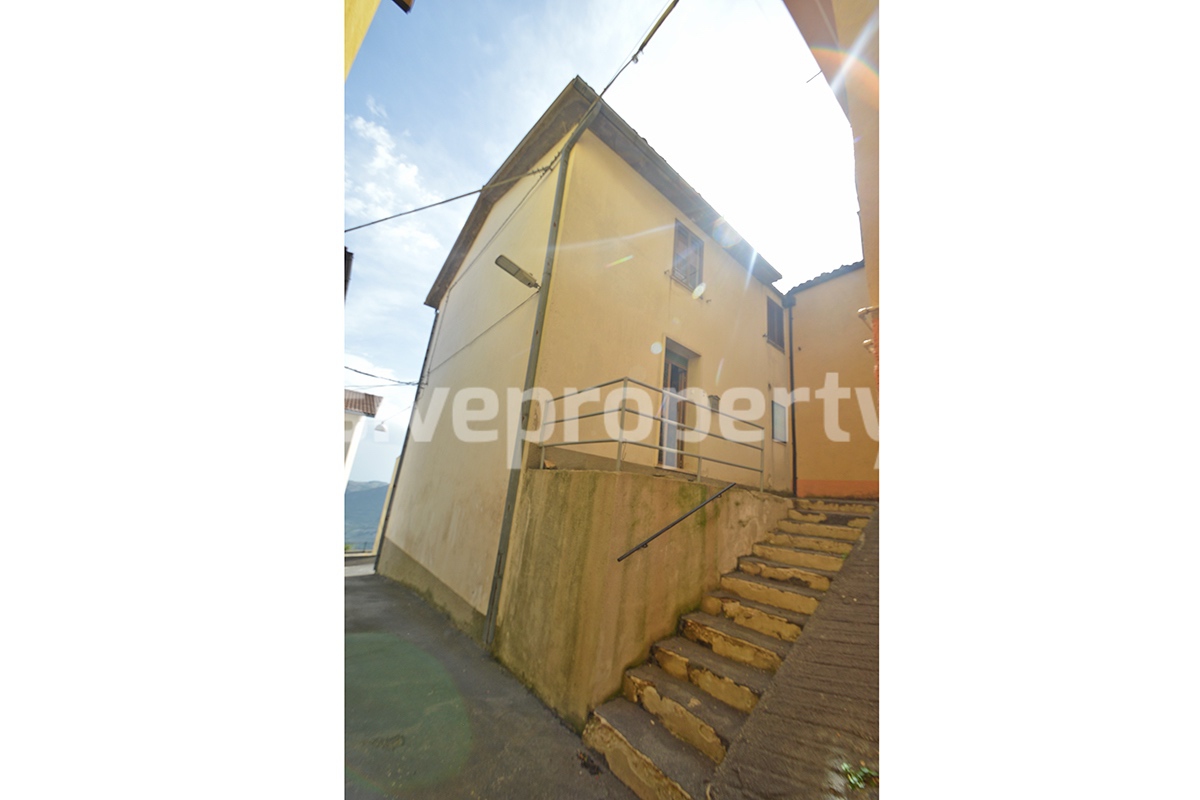 House with garage and cellar in good condition for sale in Abruzzo 19