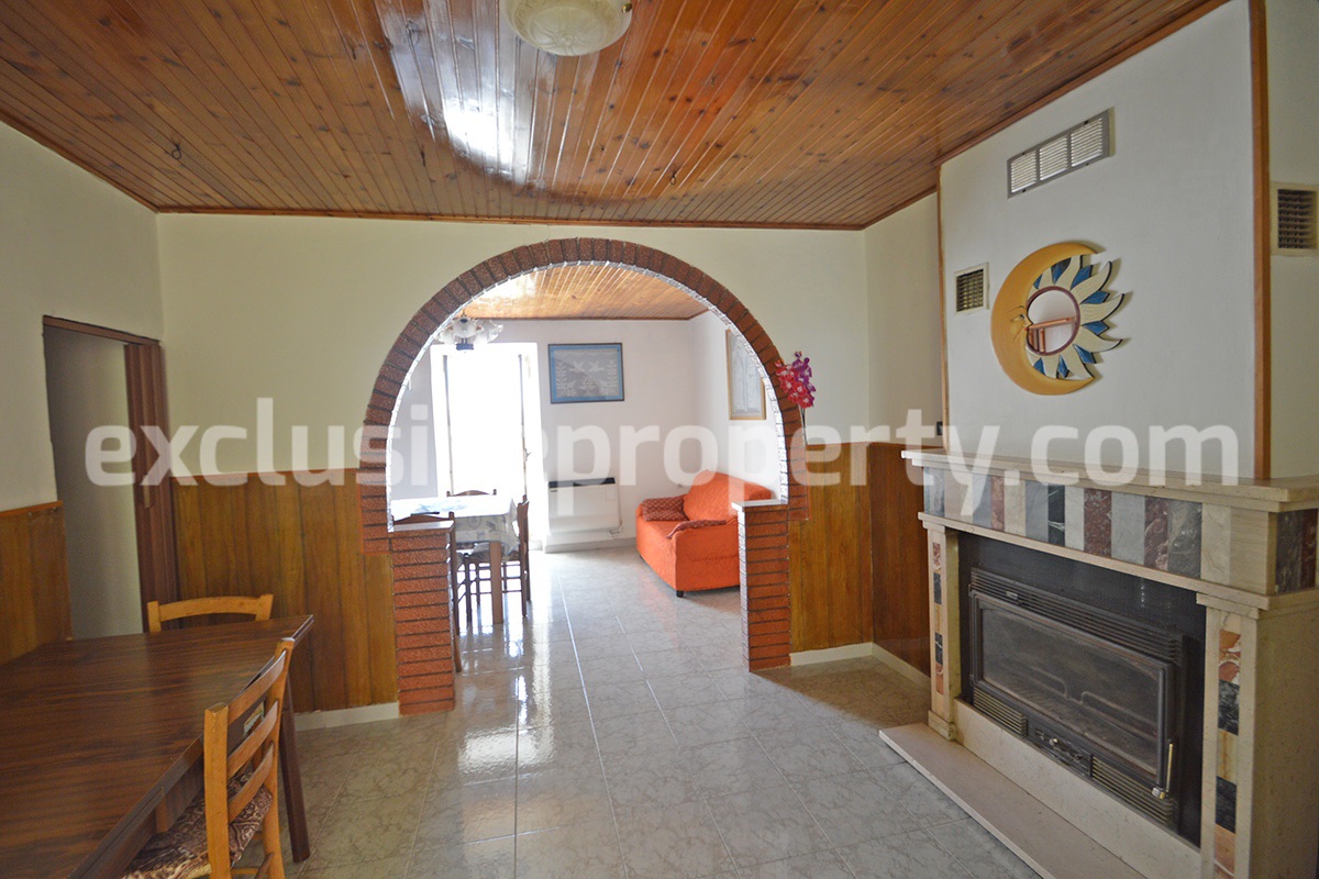 House with garage and cellar in good condition for sale in Abruzzo 7