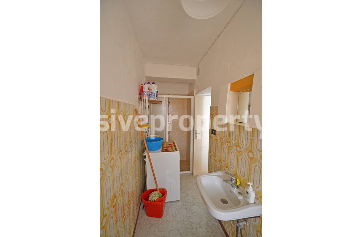 House with garage and cellar in good condition for sale in Abruzzo 11