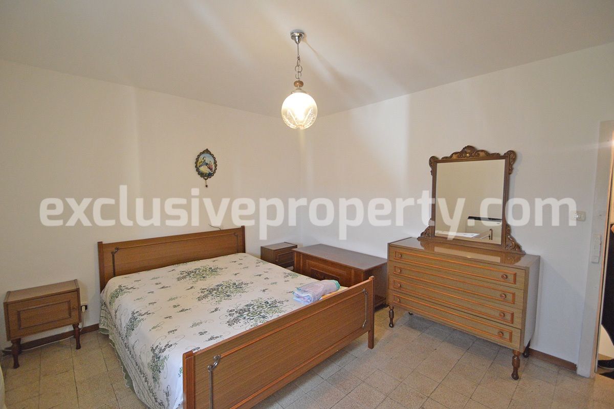 House with garage and cellar in good condition for sale in Abruzzo 17