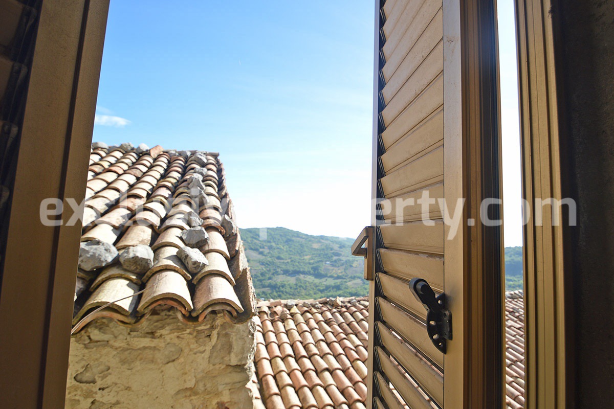 Spacious stone house with garden and panoramic view for sale on the Abruzzo hills 22
