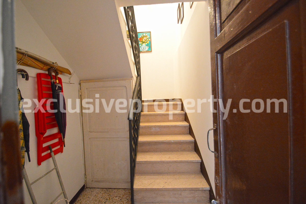 Habitable house with terrace and three bedrooms for sale in the Abruzzo hills 17