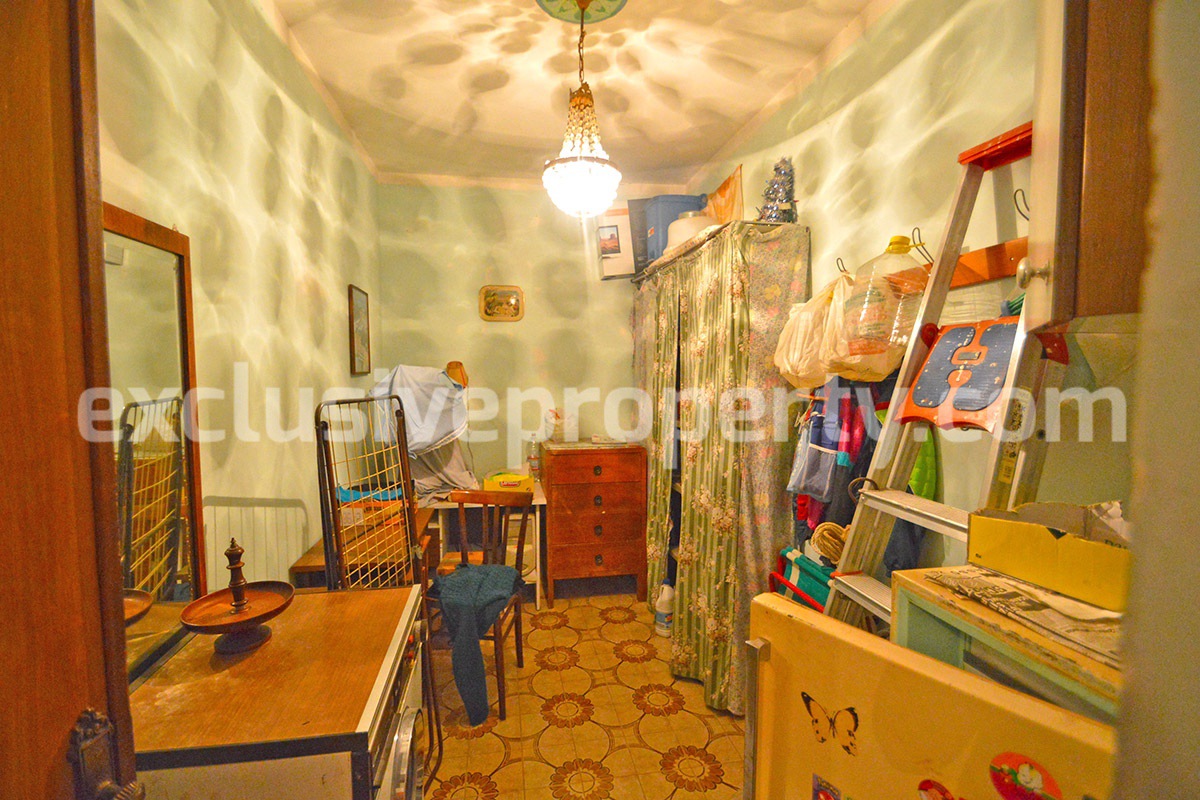 Habitable house with terrace and three bedrooms for sale in the Abruzzo hills 6