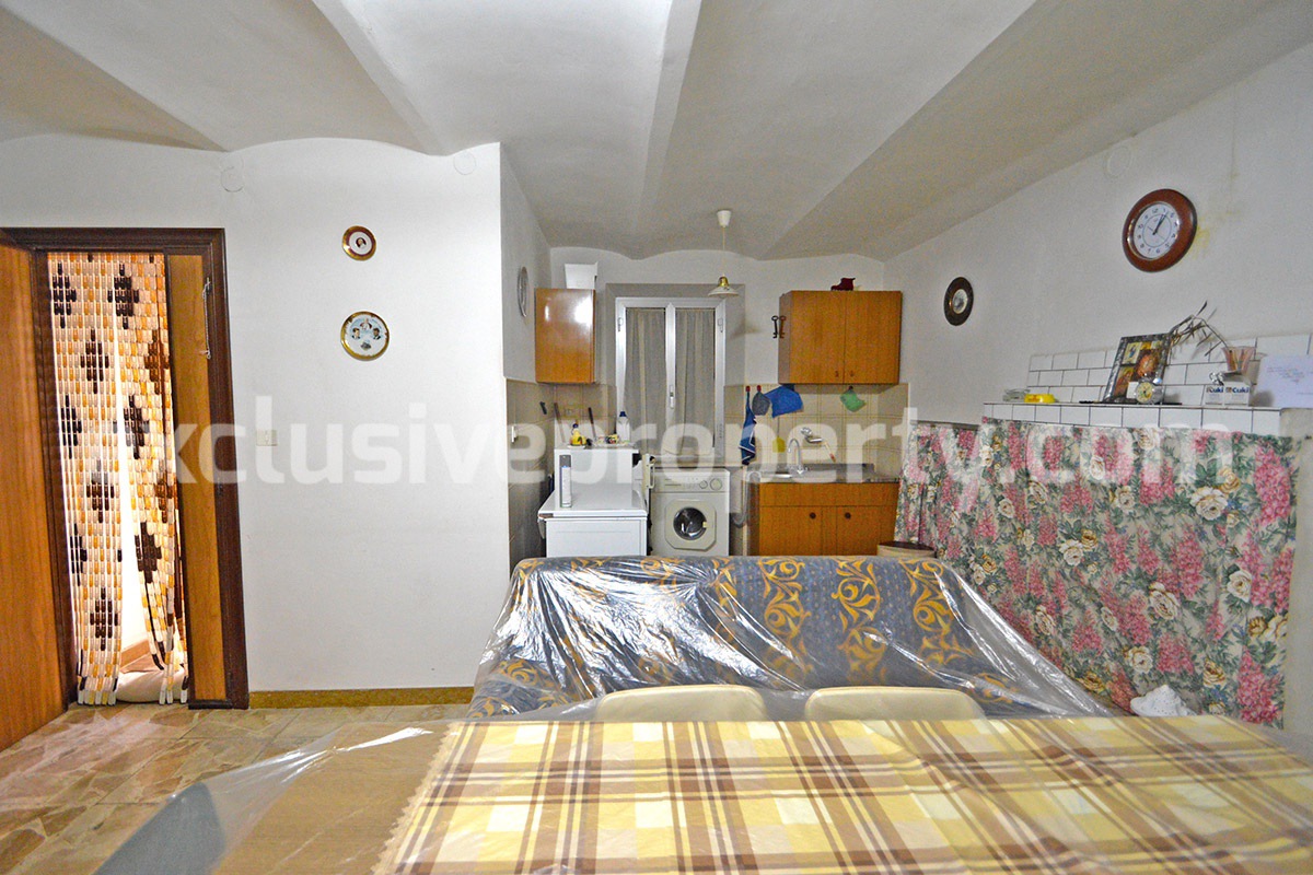 House on the ground floor with cellar and three bedrooms for sale in Abruzzo 3